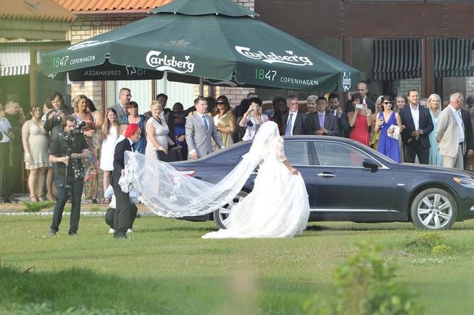 Ślub Michała Wiśniewskiego i Dominiki Tajner. Ślubnym samochodem był Lexus LS