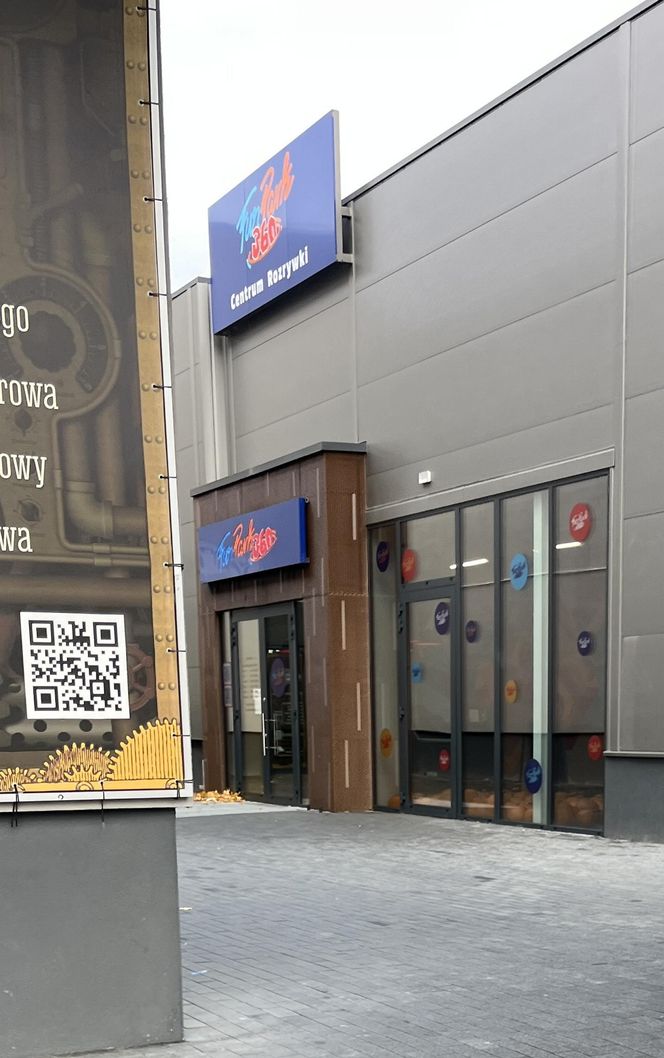 Anastazja złamała kręgosłup w bawialni