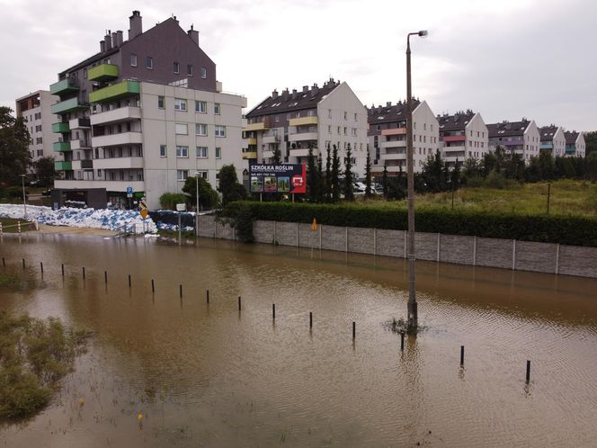 Wrocław - woda przy osiedlu na Stabłowicach 