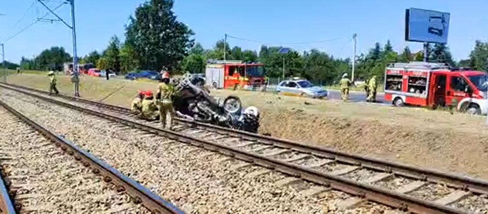 PILNE: Tragiczny wypadek w Blachowni. Osobówka wjechała pod pociąg Intercity