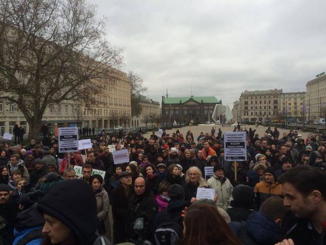 Poznań: Manifestacja muzułmanów w Polsce przeciwko terroryzmowi