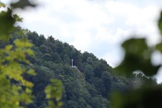 Obryw Skalny w Bardzie. Tutaj widoki zapierają dech w piersiach 