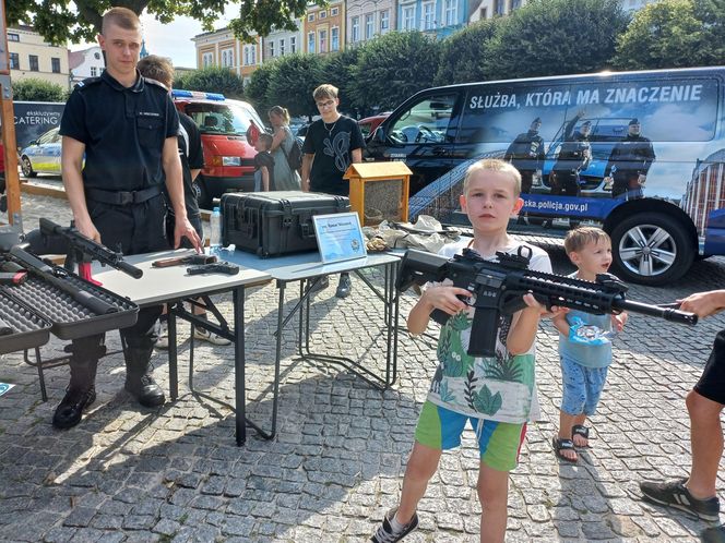 Trwają obchody Święta Policji w Lesznie. Świętują policjanci i policjantki