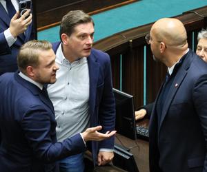 Sejm głosuje. Szarpanina między posłem Rutnickim a ministrem Ozdobą [RELACJA NA ŻYWO 29.11.2023]