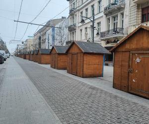 Rozpoczęły się przygotowania do jarmarku bożonarodzeniowego. Zobacz, kiedy oficjalnie się rozpocznie