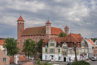   To miasto ma najładniejszy rynek w woj. warmińsko-mazurskim. Zobacz, co mówi AI