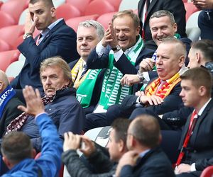 Politycy fani Lechii Gdańsk: Tusk, Wałęsa, Nawrocki, Kurski