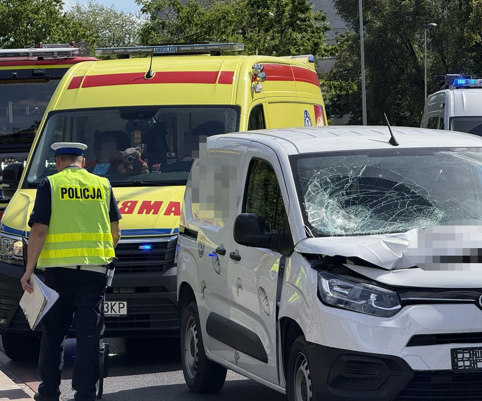 Kierowca toyoty wjechał w pieszych w Warszawie. Jest wielu rannych
