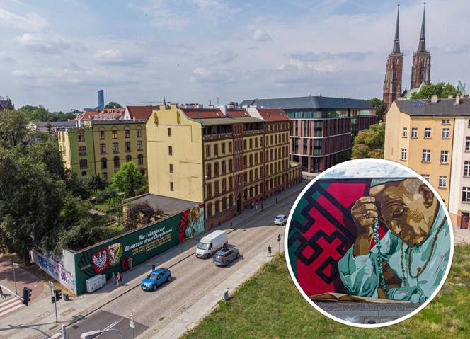 Nielegalny mural Jana Pawła II stoi już rok
