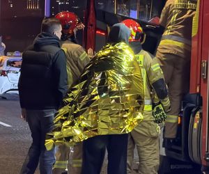 Sportowy mercedes warty 1,5 miliona roztrzaskany na moście Świętokrzyskim