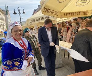  15 Edycja kremówki papieskiej. 