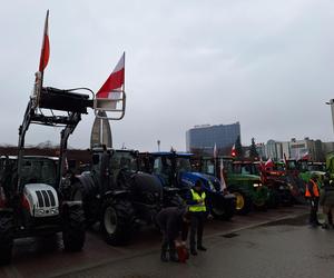 Rolnicy w Rzeszowie wyjechali na ulice. Trwa strajk generalny 