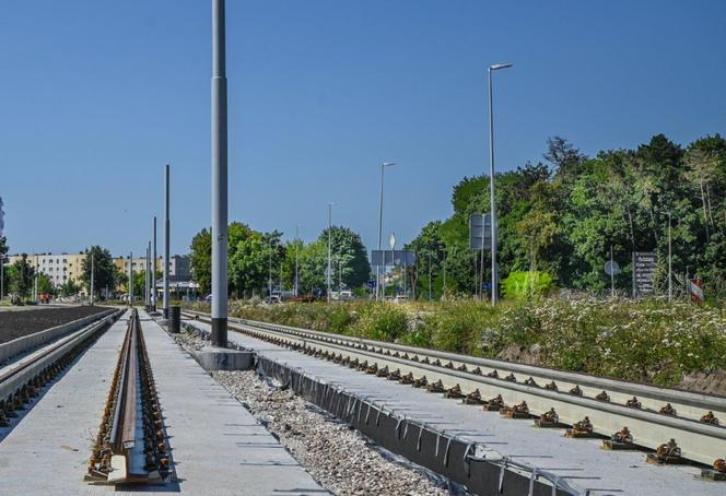 Budowa linii tramwajowej na JAR na półmetku. Tak wyglądają prace w Toruniu