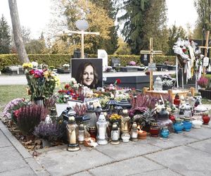 Tak wyglądają groby Zapasiewicza, Tyma, Kołaczkowskiej, Stoparczyk