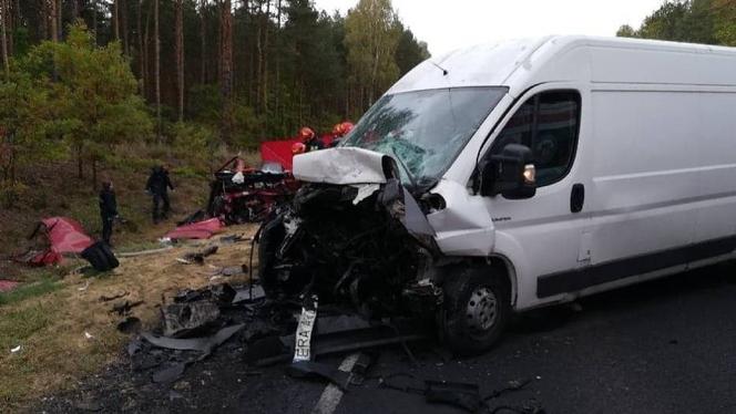 MAKABRYCZNY wypadek w Łódzkiem. Cztery osoby NIE ŻYJĄ