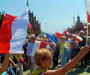 Manifestacja 4 czerwca na placu Solidarności w Szczecinie