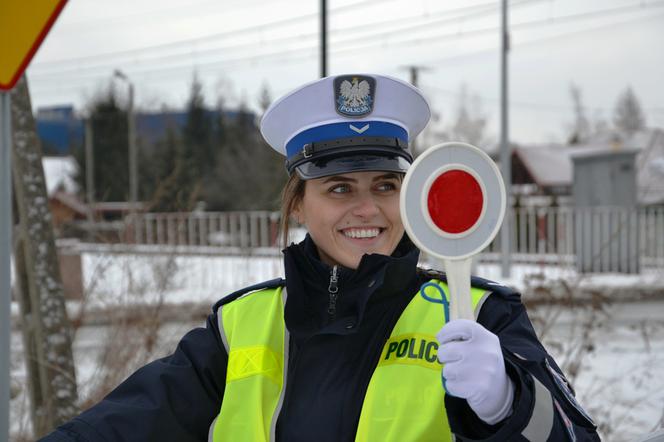 Te piękne i odważne kobiety służą w policji i dbają o bezpieczeństwo!
