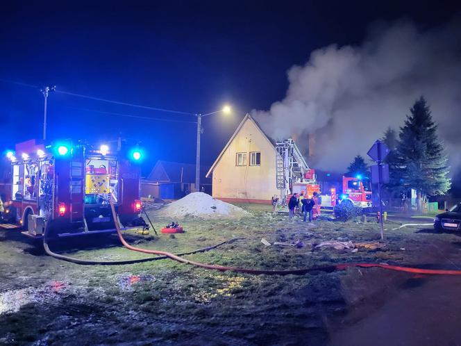 Szeplerzyzna: Pożar domu wielorodzinnego. 6 rodzin bez dachu nad głową