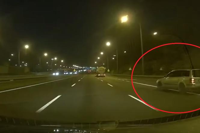 Groźna kolizja na autostradzie A4 w Katowicach. Kierowca Passata uciekł z miejsca zdarzenia [WIDEO]