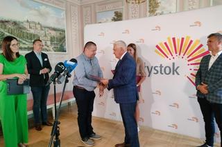 Natalia Kaczmarek otrzymała podziękowanie od Prezydenta Miasta Białegostoku