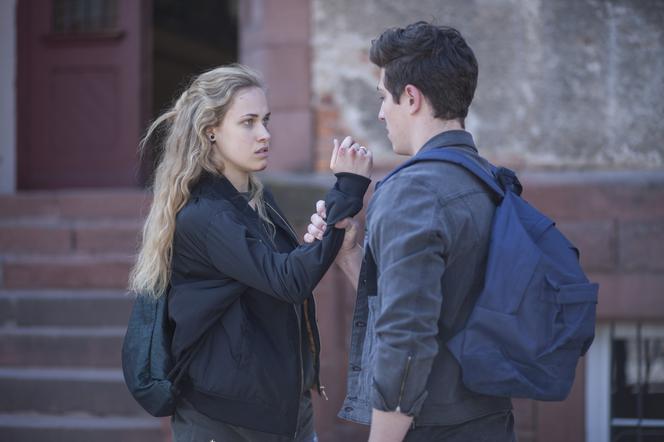 Znaki odc. 3. Agata Paszke (Helena Englert), Radosław (Jasper Sołtysiewicz) - chłopak Agaty