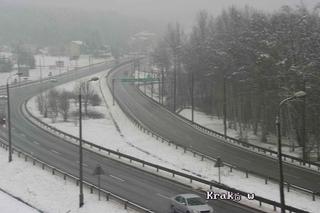 Bardzo trudne warunki na drogach w Małopolsce. Jest ślisko, zalega błoto pośniegowe [ZDJĘCIA]