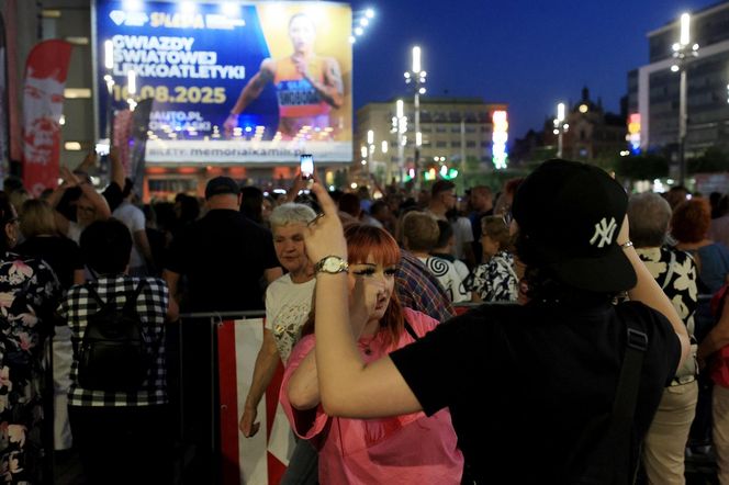 Potańcówka przed Teatrem Śląskim w Katowicach (09.08)