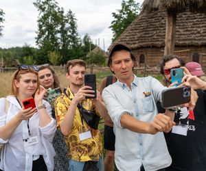 Ivo Krankowski służył też pomocą, pokazując, w którym miejscu w Adamczysze aktualnie się znajdujemy.
