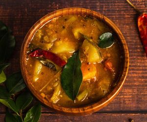 Aromatyczny sambar to moje najnowsze odkrycie. Ta gęsta potrawa idealnie sprawdza się jesienią 