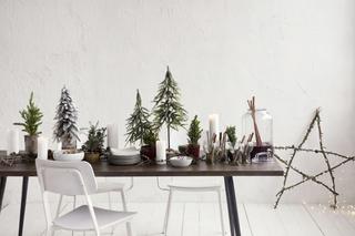 Świąteczny stół w stylu skandynawskim