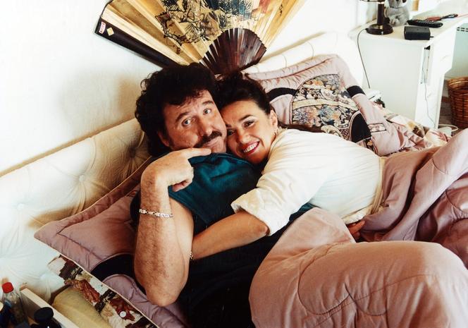 Żona Krzysztofa Krawczyka śpi w jego koszuli
