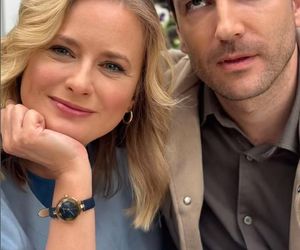 M jak miłość na planie. Julia (Marta Chodorowska), Dima (Michaił Pszeniczny)