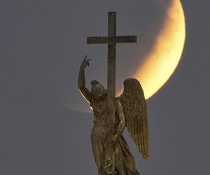 Krwawy Księżyc. Całkowite zaćmienie Księżyca obserwowane na całym Świecie