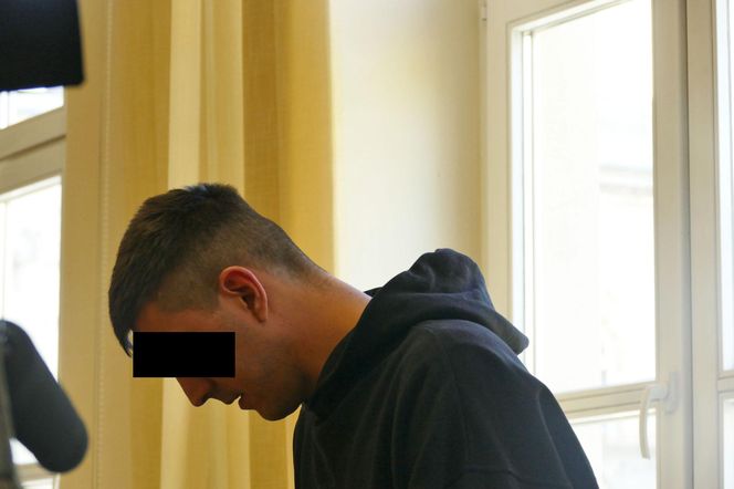 Zdaniem śledczych oszukał pół tysiąca osób. Stracił blisko 800 tysięcy złotych.