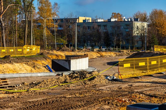 Budowa tunelu pod torami przy PKP Warszawa Wesoła