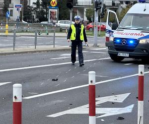 Potężne zderzenie samochodów osobowych w Warszawie. Trzy osoby ranne, jedna w stanie krytycznym