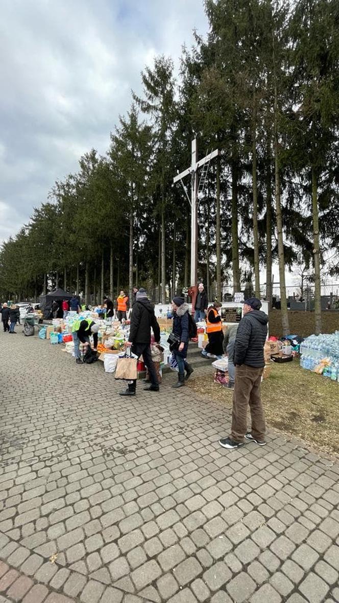 Ukraińscy pogranicznicy mają spore problemy z odprawą uchodźców uciekających przed wojną