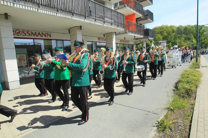 Warszawa pielęgnuje tradycję hutniczą. Kolorowa parada przeszła ulicami miasta