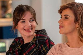 	M jak miłość odc. 1863. Kama (Michalina Sosna), Ania (Alina Szczegielniak) 