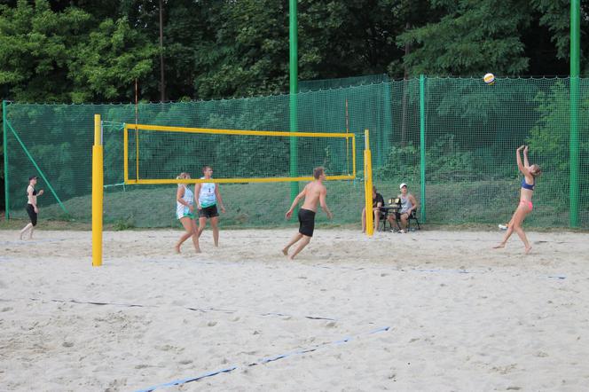 W Obornikach Śląskich możemy skorzystać z boisk do plażówki