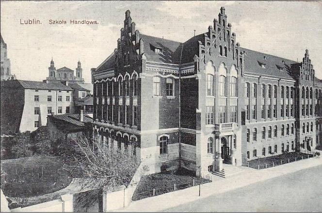 Plac Wolności i jego okolice 100 lat temu oraz w 2024 roku