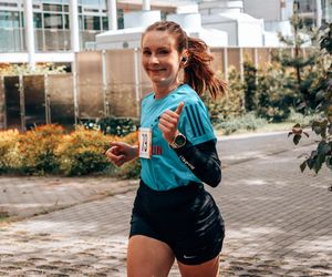 Sportowe emocje w Chorzowie. 150 biegaczy wystartowało w 6. edycji Chorzowskiej Dychy