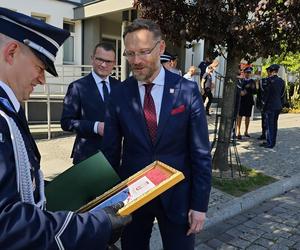 Nadanie sztandaru dla KPP w Świdwinie