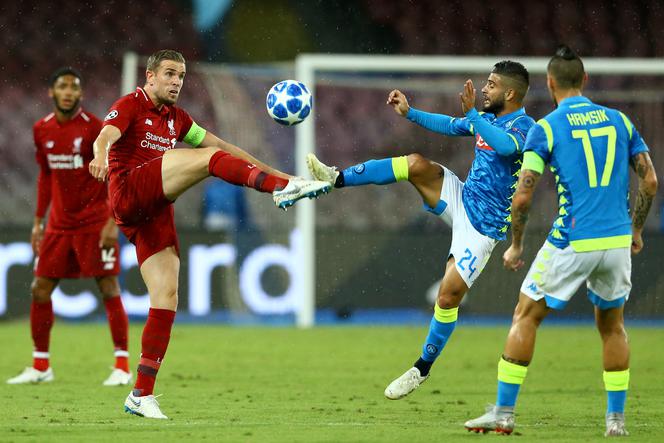 W poprzedniej edycji Ligi Mistrzów Napoli pokonało u siebie Liverpool (1:0) po golu Lorenzo Insigne (drugi z prawej) w 90. minucie.