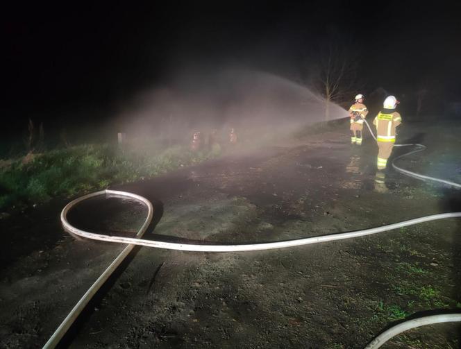   Pożar przyczepy kempingowej w Sambrowie. W środku znaleziono ciało mężczyzny