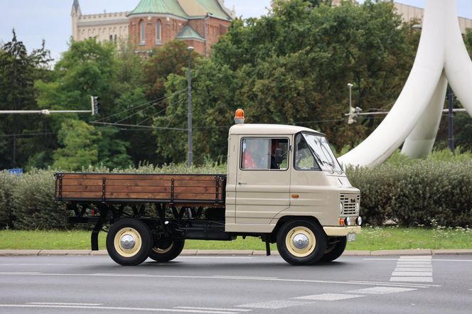 Parada samochodów i motocykli oraz naukowe doświadczenia, czyli Lubelski Piknik Naukowy 2025