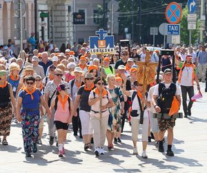 Lubelscy pielgrzymi wyruszyli w drogę! Mają do pokonania 320 km
