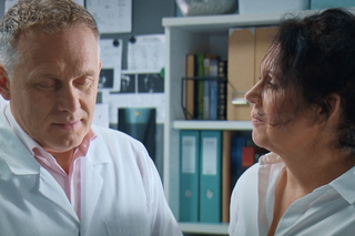 M jak miłość, odcinek 1709: Marysia (Małgorzata Pieńkowska), Artur (Robert Moskwa)