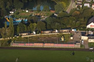 Youtuber Budda usłyszał zarzuty. Powodzianie boją się o pomoc, którą przekazał. To domy kontenerowe [ZDJĘCIA].