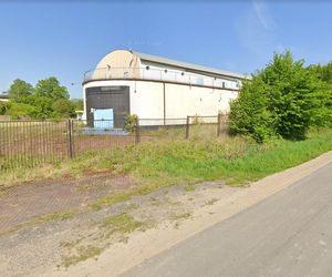 Brzeski. 25-latek wypadł z balkonu i zginął. Śmiertelny wypadek podczas urbexu [ZDJĘCIA].